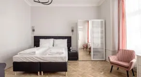 Prime star Deak ter Modern Luxury Apartments Budapest - Image 2