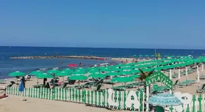 VILLA GIULIANA stanze con bagno interno in Villa a 350 mt spiaggia libera Lido delle Sirene - Image 4