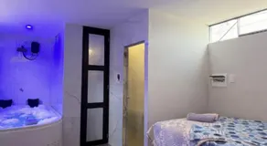 Peruyork - Sauna & Jacuzzi - Image 2