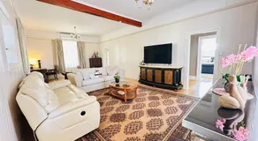 Luxury farm stay with outdoor jacuzzi - Image 2