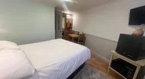 Addison B&B - Image 4