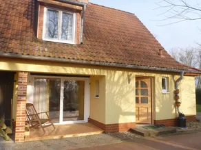 Serene Holiday Home in Niendorf with Garden and Parking - Image 2