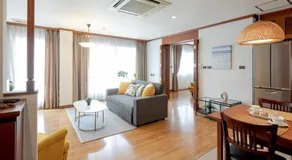 Schloss at Thonglor - Image 2
