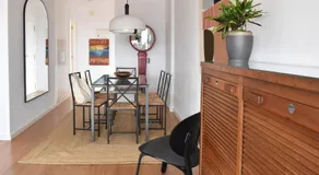 Stylish well-connected beachfront flat - Image 5