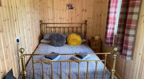 Wee Highland Hideaway Hut - Image 2