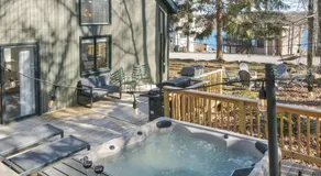 3BR, Lakeview, Hot Tub, Nintendo Switch - Deer Haven Poconos Retreat - Image 4