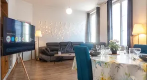 L'Amour de la Paix - City center - Garden - Near station - SmartTV65" Netflix & PrimeVideo - Warm cozy vibe - Free parking nearby with CCTV - Managed by Presta-Zen'Services - Image 3