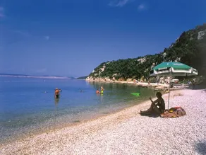 Apartment with swimming pool near sea - Image 3