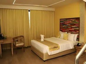 Cosmopolitan hotel - Image 2