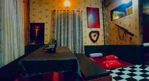 Kmp Garden Retreat & Bar - Image 2