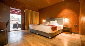 Casa Marina Beachfront Resort - Image 3