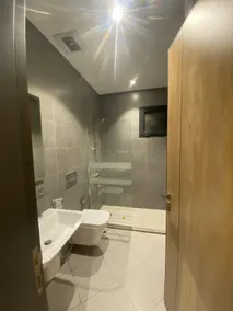 Modern & Cozy 2 Bedroom + Private Roof! - Image 3