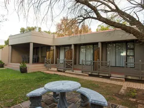 The Suburban Guest House - Image 5