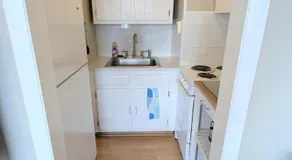 7 Mile beach is across the street Sleeps 3 Pets - Image 3