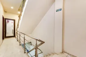 Townhouse Century Hotel - Image 4