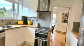 3 Bed House with 6 Beds by Sensational Stay - Image 5