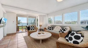 Seascape U1 Golden Beach Retreat with Ocean Views - Image 2