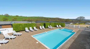 Lake View Holiday Home - Fishing Lakes, Heated Outdoor Swimming Pool 500yrds on Sister Park , Pool Open May to September - Image 4