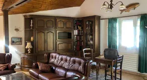 Maison/Gîte familial dans le Jura à 200m du lac avec piscine privée - Image 3