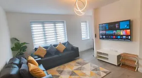 2 Bed Lovely home close to City Center & Rail Station - Image 2