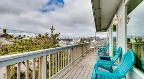 Spacious House with Entertainment Options & Very Close Beach Access - Image 5