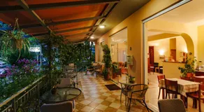 Hotel Loula Rooms and Apartments - Image 3