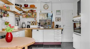 2 Bedroom Cozy Home In København S - Image 3