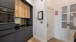 CH Elvira Luxury Apartment - Image 4