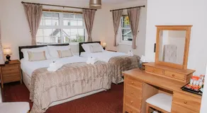 Seaview Guesthouse - Image 2