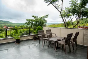 Gaikwad's Farm: Wada-Style with Pool & Scenic View - Image 5