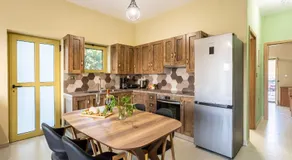 Martinia Pool Getaways - Majestic Panoramic Views - Image 4