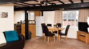 Wrenbury Mill Apartment - Image 3