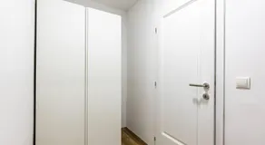 Modern apartment next to subway station - Image 3