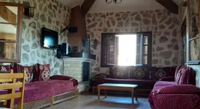 Joli Chalet dans une ferme Pour familles exclusivement près ifrane - Image 2