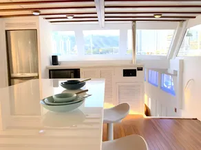 Aberdeen Marshmallow Boat House, 2800ft sea villa - Image 3