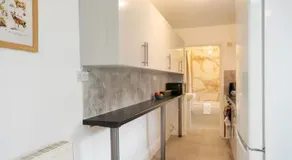 Spacious & Central Entire Home - Image 4