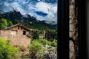 Listening to the wind · Courtyard Green Forest Rizhao Jinshan View Inn (Yulong Snow Mountain) - Image 3