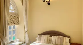 Willow House - Image 2
