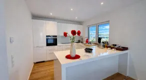 8 Personen Ferienhaus ,,Seegelblick" am Goitzschesee, erste Reihe am Strand mit Sauna, Whirlpool, Kamin, Wallbox & SUP - Image 2