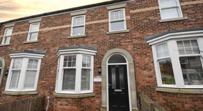 Beach Rest - Sleeps 5 great central location - Image 2