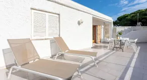 Villa à 30 m de la plage de Cambrils avec vue sur la mer, Wi-Fi, terrasses et jardin - Image 3