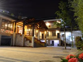 Wanning Hele Family Home Stay - Image 3
