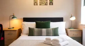 Modern Oxford 1 Bedroom Apart free CarPark Gated Development Newly Refurbished - Image 2