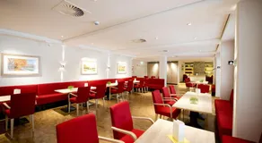 Heinrich Pesch Hotel - Image 2