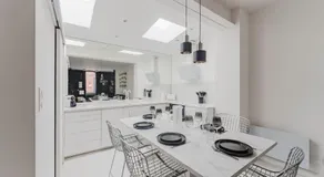 Maison moderne de 3 chambres, proche du tram - Image 5