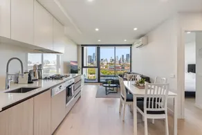 City Views & Inner-North Cool at Your Door - Image 3