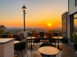 Seven Suites Hotel Antipolo - Image 2