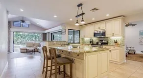Kings Lake Blvd.-Private Garden View - Image 4