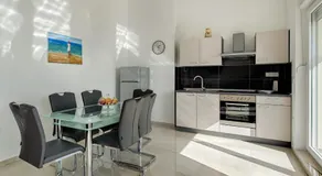 Cezar Luxury Apartment - Image 5