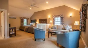 New England Inn & Lodge - Image 2